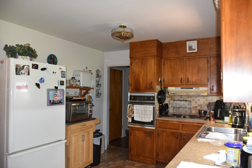 More Photos Of 4592 S Delaware Dr, Easton Auto Repair For Sale
