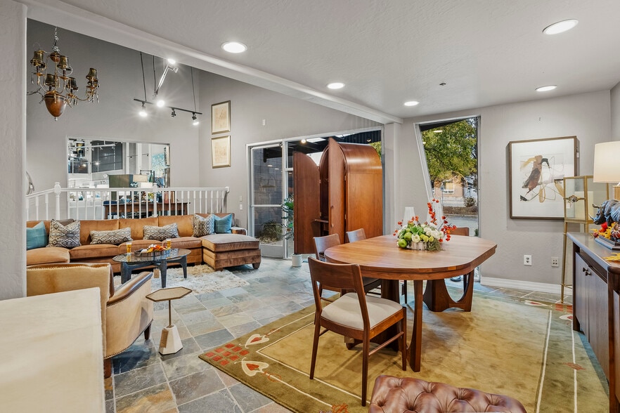 More Photos Of 850 E Patriot Blvd, Reno Showroom For Sale