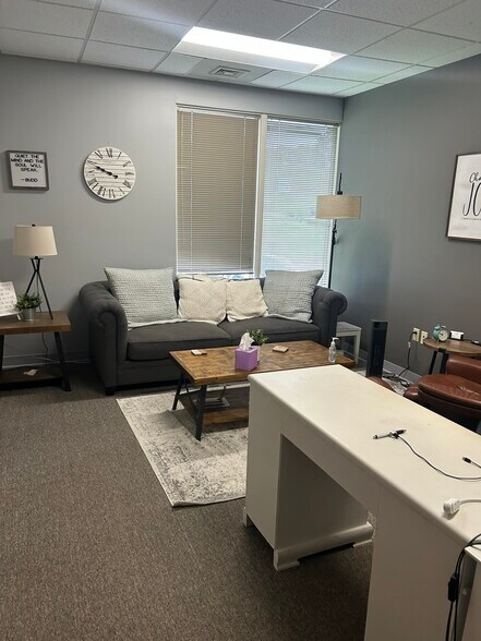 More Photos Of 101 Bradford Rd, Wexford Medical For Lease