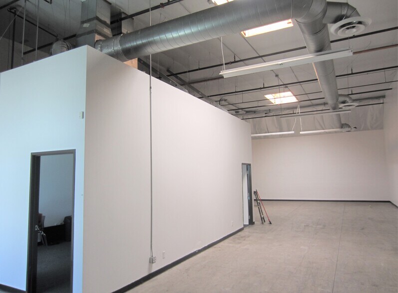 More Photos Of 5881 Obispo Ave, Long Beach Flex For Lease