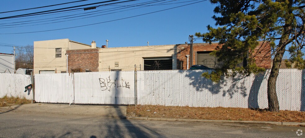 More Photos Of 275 Ellsworth St, Holbrook Warehouse For Sale