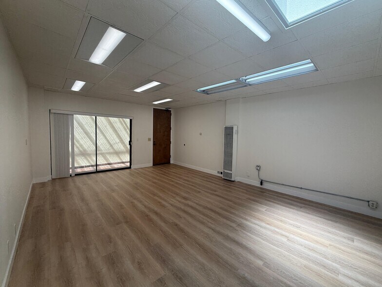 More Photos Of 2578 Noriega St, San Francisco Storefront Retail Office For Lease