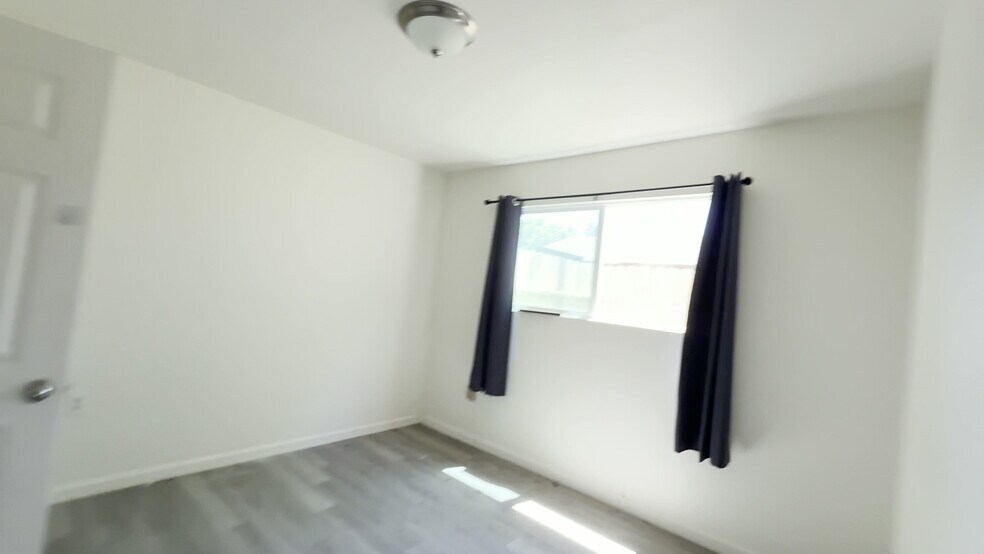 More Photos Of 475 N Manila Ave, Fresno Apartments For Sale
