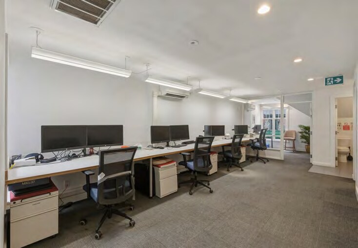More Photos Of 127 John St, Toronto Office For Lease