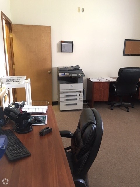 More Photos Of 2340 23rd St, Nitro Research And Development For Lease