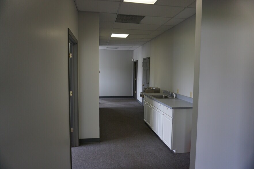 More Photos Of 1200 NW N St, Richmond Warehouse For Lease
