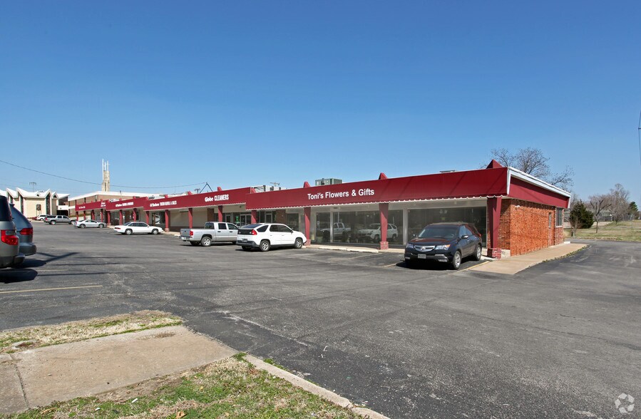 Primary Photo Of 3525-3549 S Harvard Ave, Tulsa Unknown For Lease