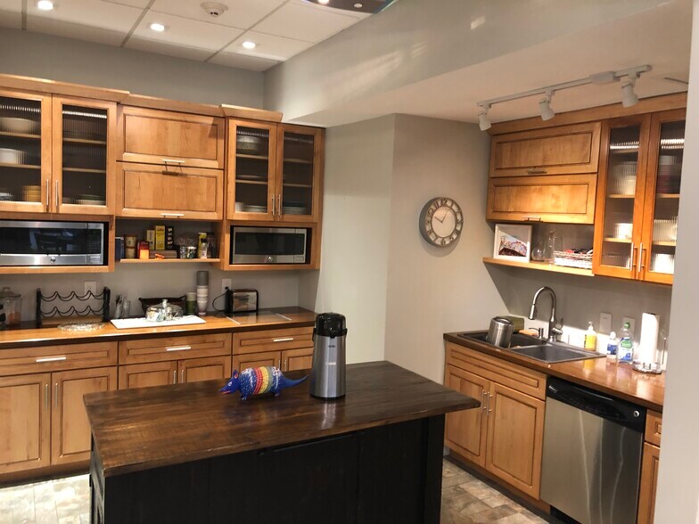 More Photos Of 24 Oglethorpe Professional Blvd, Savannah Medical For Lease