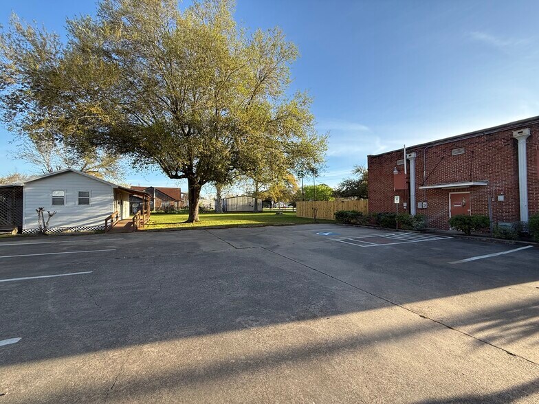 More Photos Of 4390 Highland Ave, Beaumont Medical For Lease