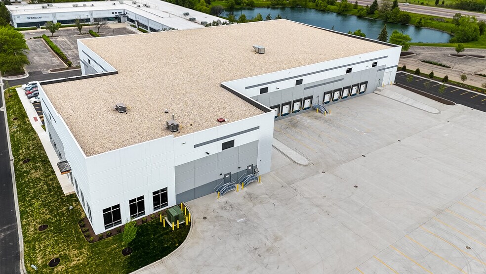 More Photos Of 2290 White Oak Cir, Aurora Warehouse For Lease