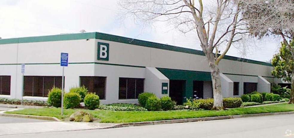 More Photos Of 3556-3566 Investment Blvd, Hayward Warehouse For Lease