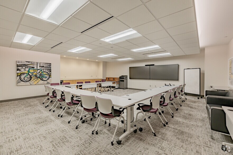 More Photos Of 555 Belaire Ave, Chesapeake Coworking Space