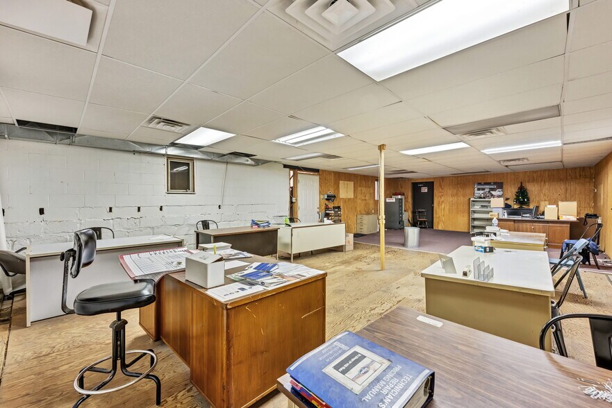 More Photos Of 203 Hershinger Rd, Coraopolis Office For Sale