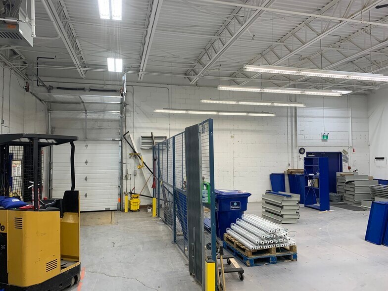 More Photos Of 295-297 Av Labrosse, Pointe-claire Storefront For Lease