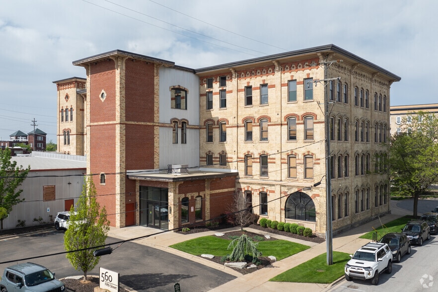 More Photos Of 560 5th St NW, Grand Rapids Medical For Lease