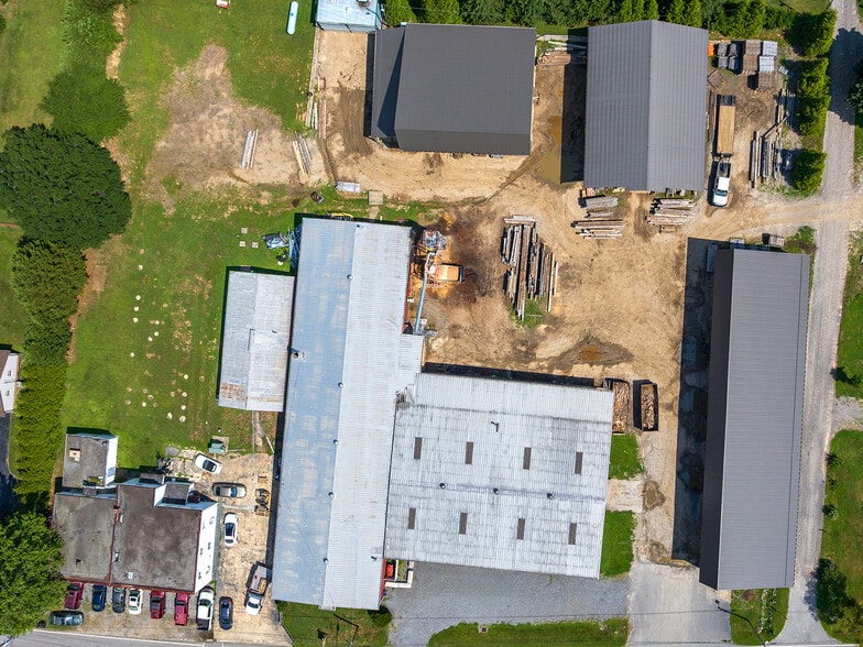 More Photos Of 635 Sonoma Rd, Waynesville Flex For Sale