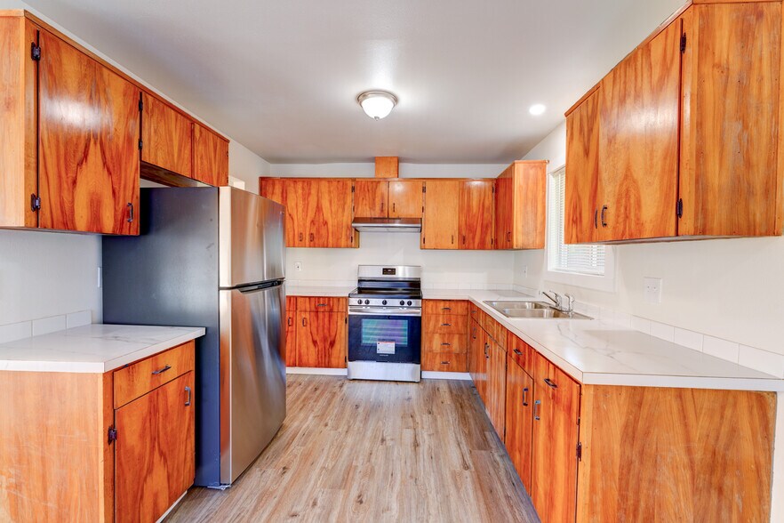 More Photos Of 1049 SE Walnut St, Hillsboro Apartments For Sale