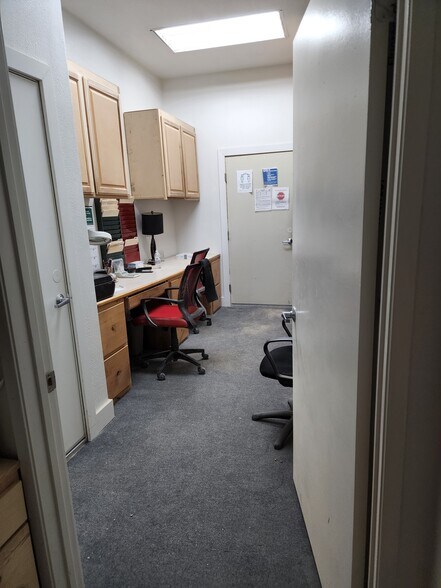 More Photos Of 42231 6th St W, Lancaster Warehouse For Lease