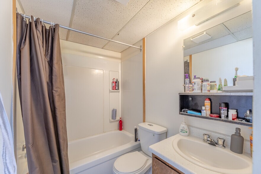 More Photos Of 157 Wade Av W, Penticton Apartments For Sale