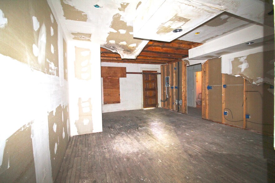 More Photos Of 199 W Main St, Superior Storefront For Sale