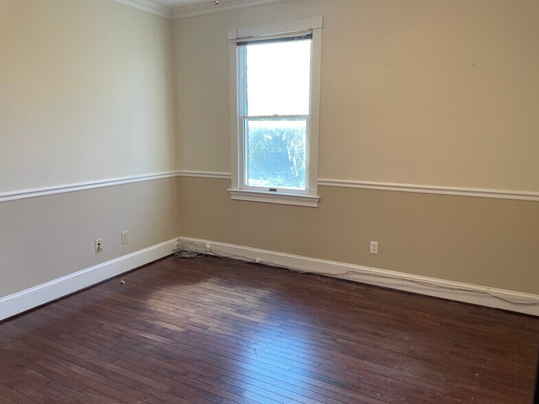 More Photos Of 1495 Remount Rd, North Charleston Office Residential For Sale
