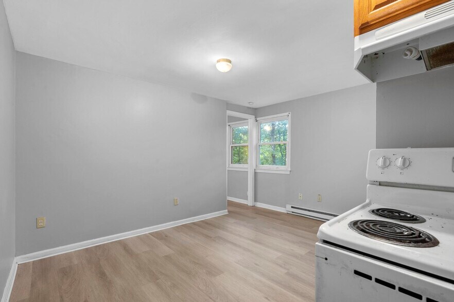 More Photos Of 451 Divinity St, Bristol Apartments For Sale