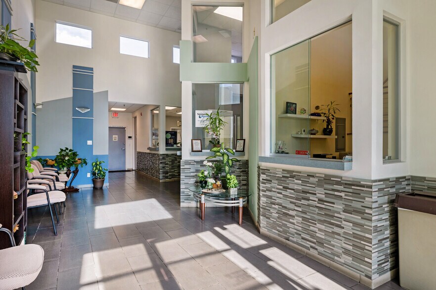 More Photos Of 2915 Santa Monica Blvd, Santa Monica Medical For Lease