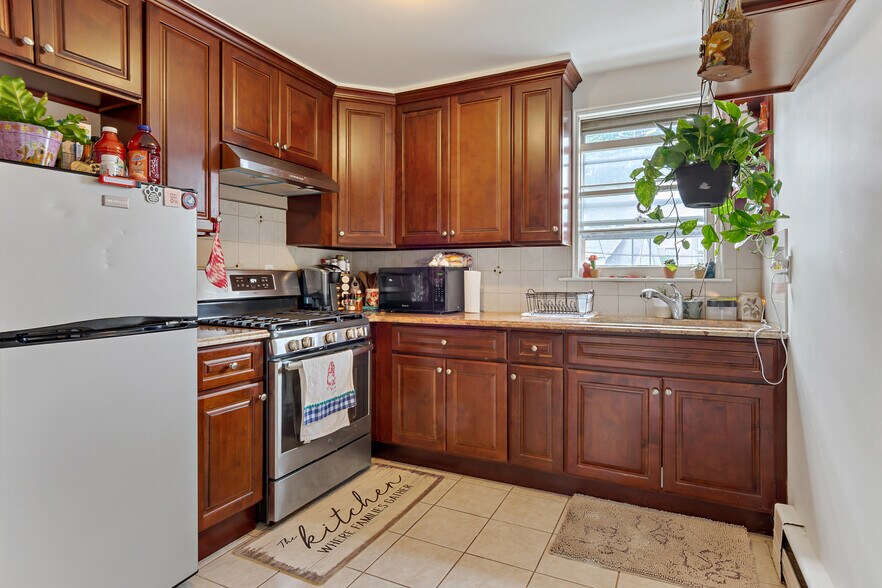 More Photos Of 180 Madison Ave, Port Chester Office For Sale