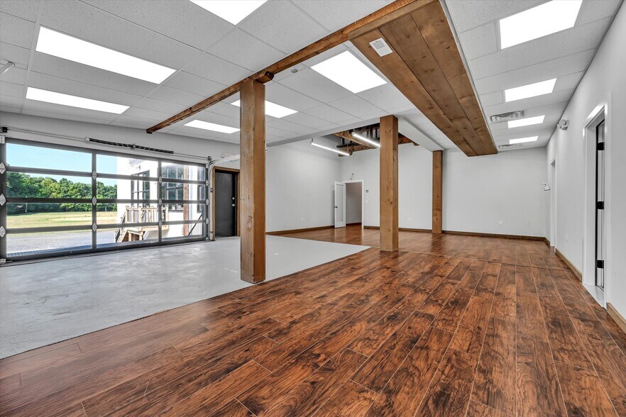 More Photos Of 1400 Maple St, Pottstown Light Distribution For Lease