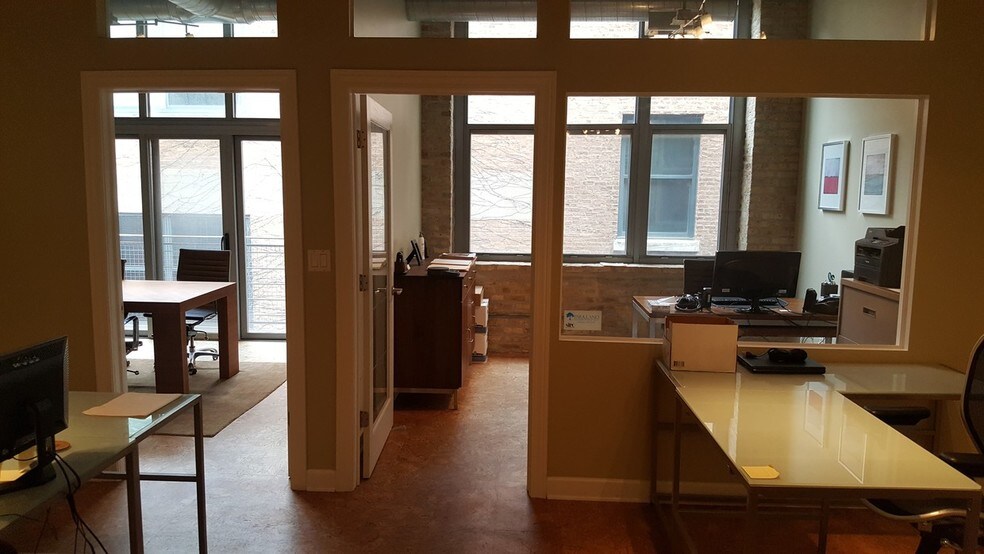More Photos Of 824 W Superior St, Chicago Office Residential For Sale