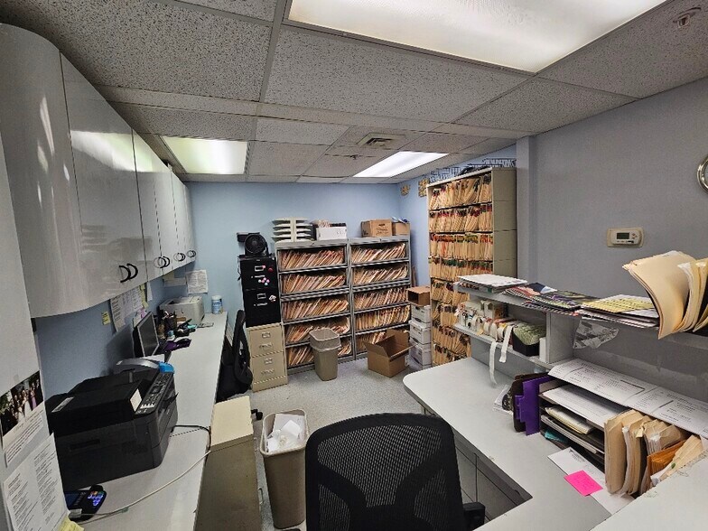 More Photos Of 935 Northern Blvd, Great Neck Medical For Lease