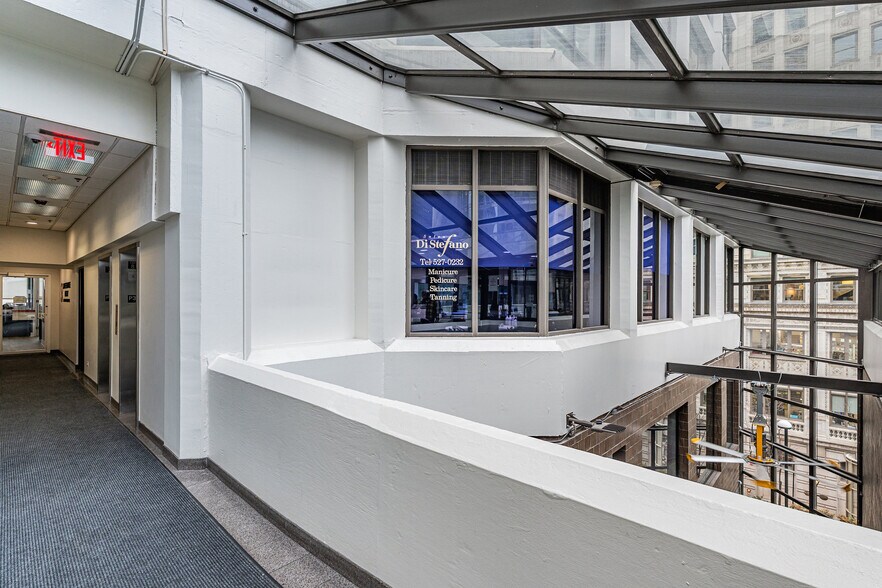 More Photos Of 405 N Wabash Ave, Chicago Office For Sale