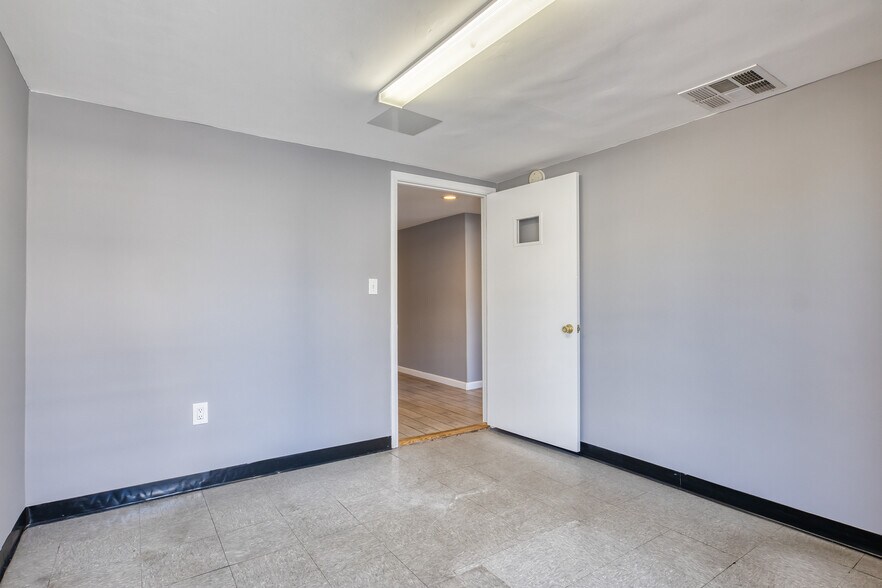 More Photos Of 2502 W 3rd St, Los Angeles Medical For Sale