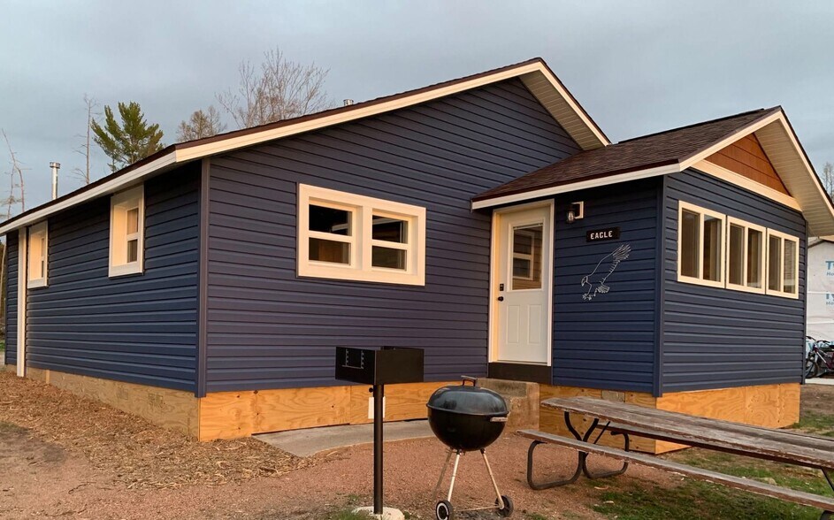 More Photos Of N11594 Post Lake Dr, Elcho Bar For Sale