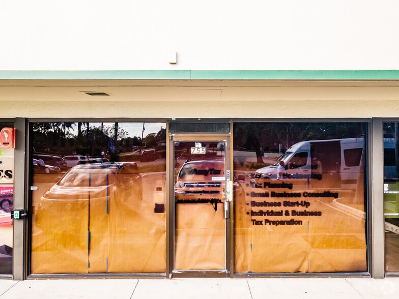 More Photos Of 701 S State Rd 7, Plantation Unknown For Lease