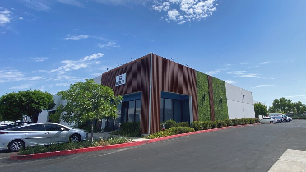 More Photos Of 20947 Currier Rd, Walnut Warehouse For Lease