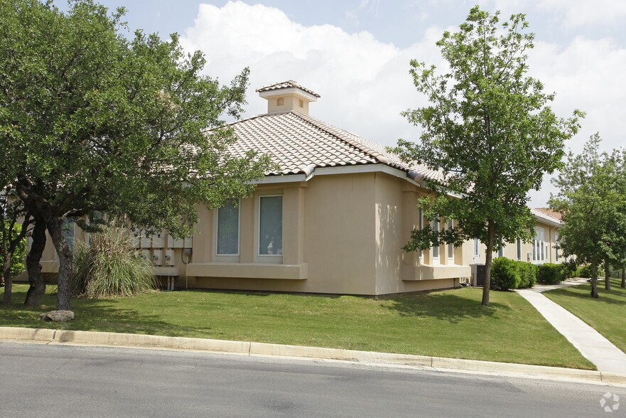 More Photos Of 19222 Stonehue, San Antonio Medical For Lease