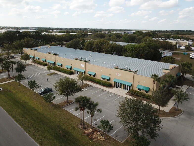 More Photos Of 2050 Commerce Ave, Immokalee Service For Lease