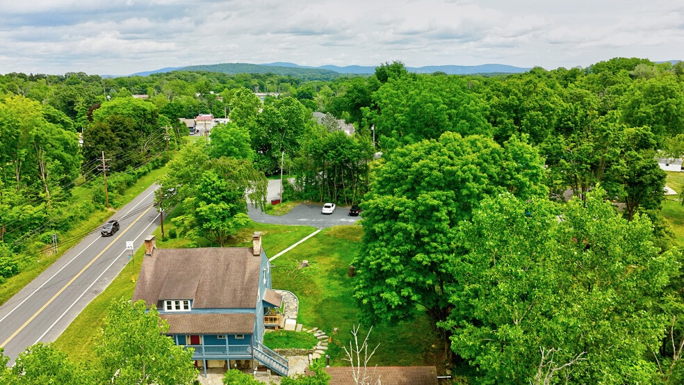 More Photos Of 967 Little Britain Rd, New Windsor Township Freestanding For Sale