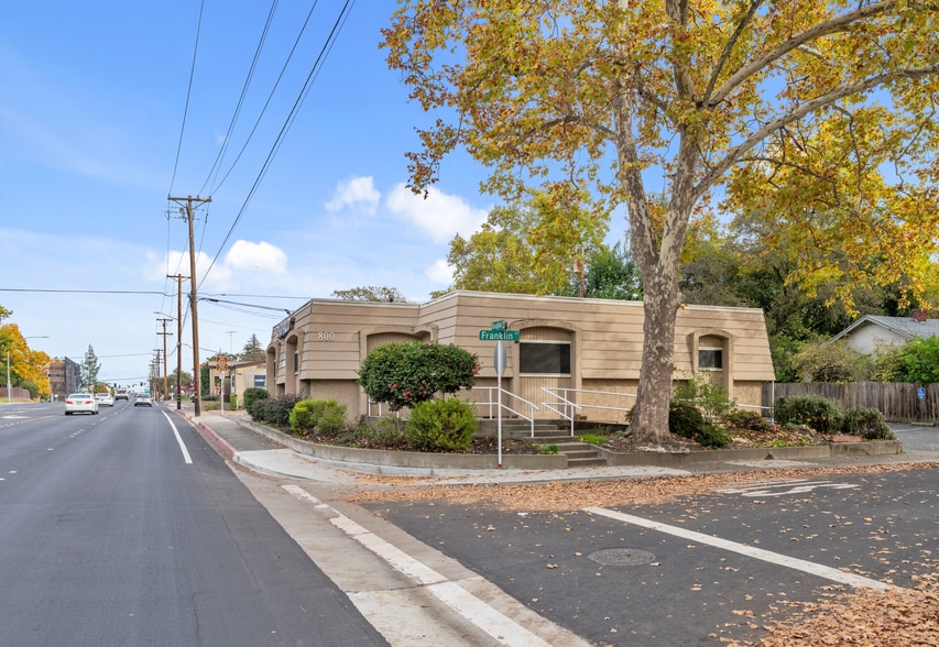 Primary Photo Of 800 Douglas Blvd, Roseville Medical For Sale