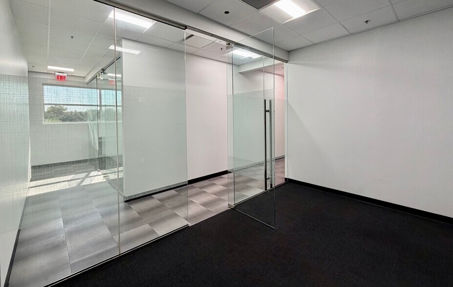 More Photos Of 523 Med Ct, San Antonio Freestanding For Lease
