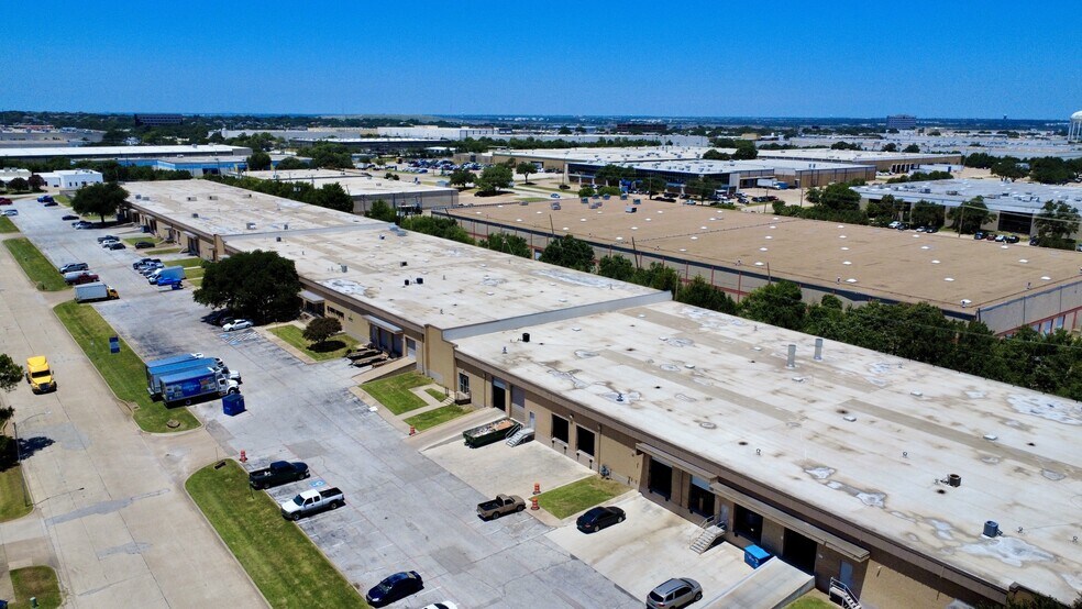 More Photos Of 901-941 Avenue N, Grand Prairie Industrial For Sale