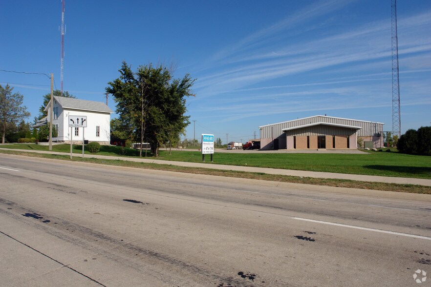 Primary Photo Of 45390 Grand River Ave, Novi Warehouse For Lease
