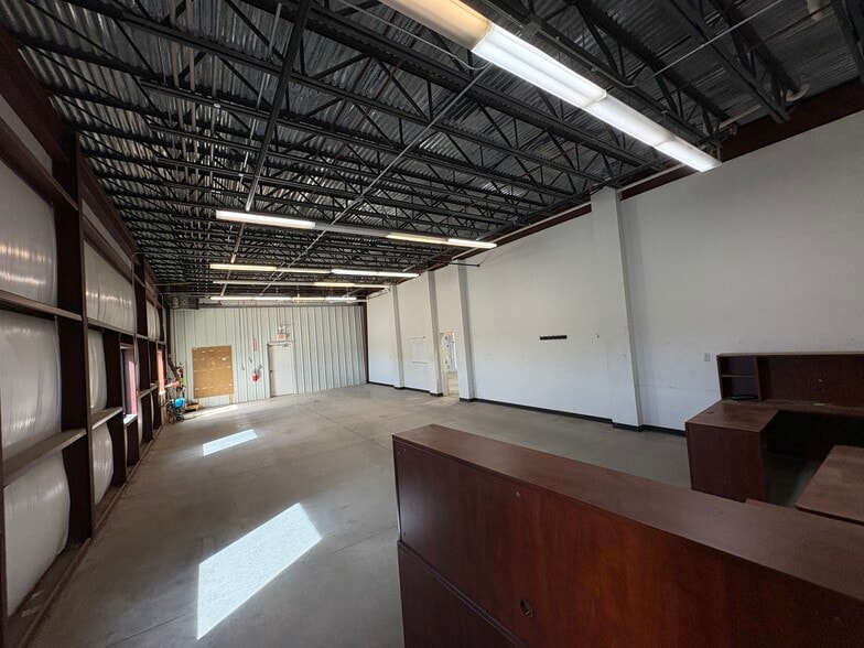 More Photos Of 8560 Delta Dr, Casper Warehouse For Lease