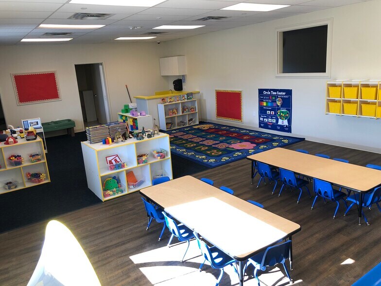 More Photos Of 151 Brand Rd, Murphy Daycare Center For Sale