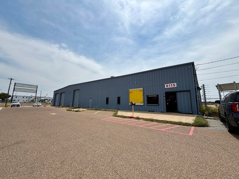 More Photos Of 8115 Las Cruces Dr, Laredo Truck Terminal For Lease