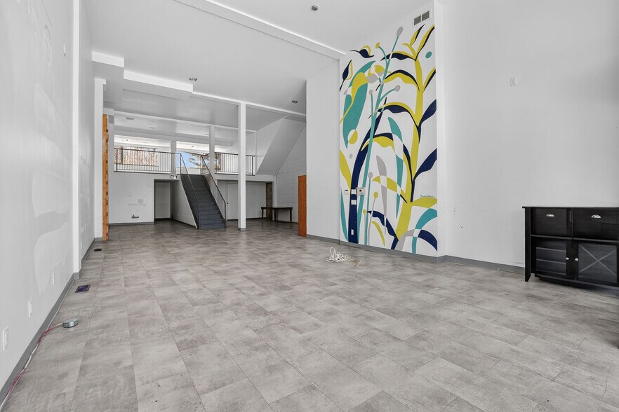 More Photos Of 1577-1579 Rue Fleury E, Montréal Storefront Retail Residential For Lease