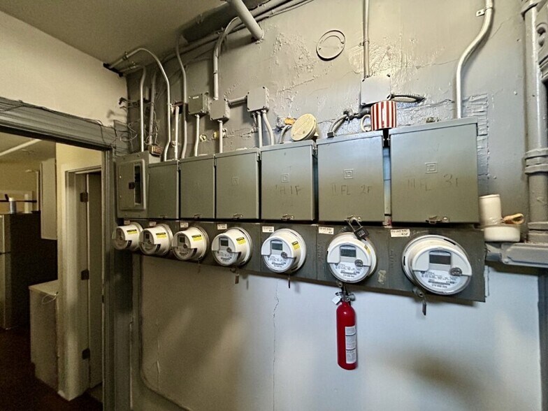 More Photos Of 735 E 88th St, Chicago Apartments For Sale