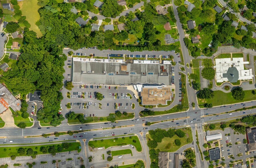 More Photos Of 1750 Forest Dr, Annapolis Medical For Lease