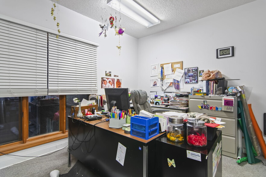 More Photos Of 805 Chatham Rd, Springfield Schools For Sale